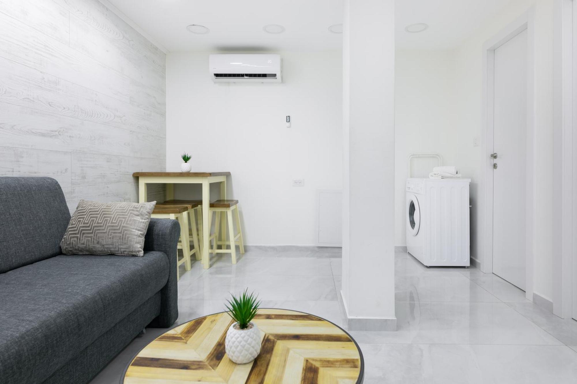 צופית אירוח: Cozy With Versatile Layouts Apartamento